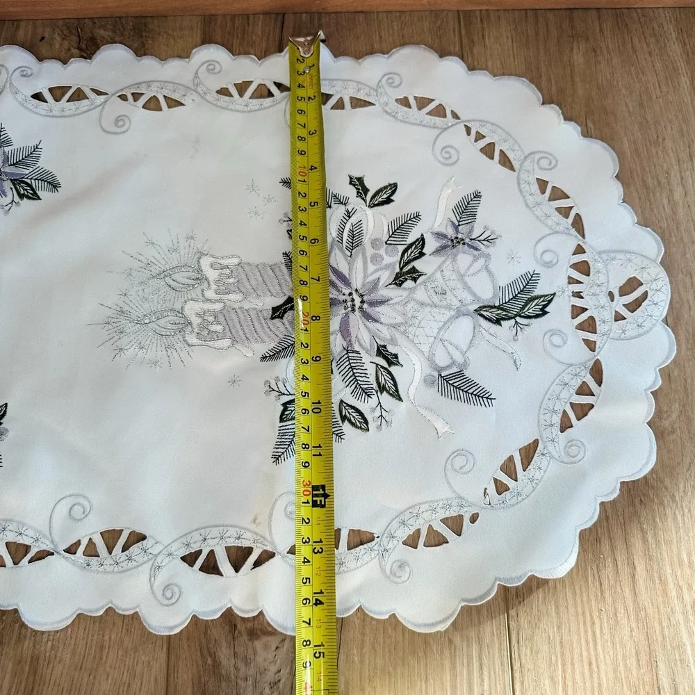 VTG Oval Table Piece Runner Cutwork‎ Embroidery Christmas Poinsettia 34x15 White